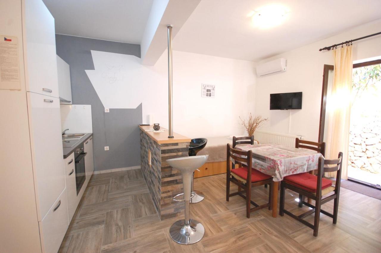 Apartments Snjezana By El-Pi Tours Нівице Екстер'єр фото